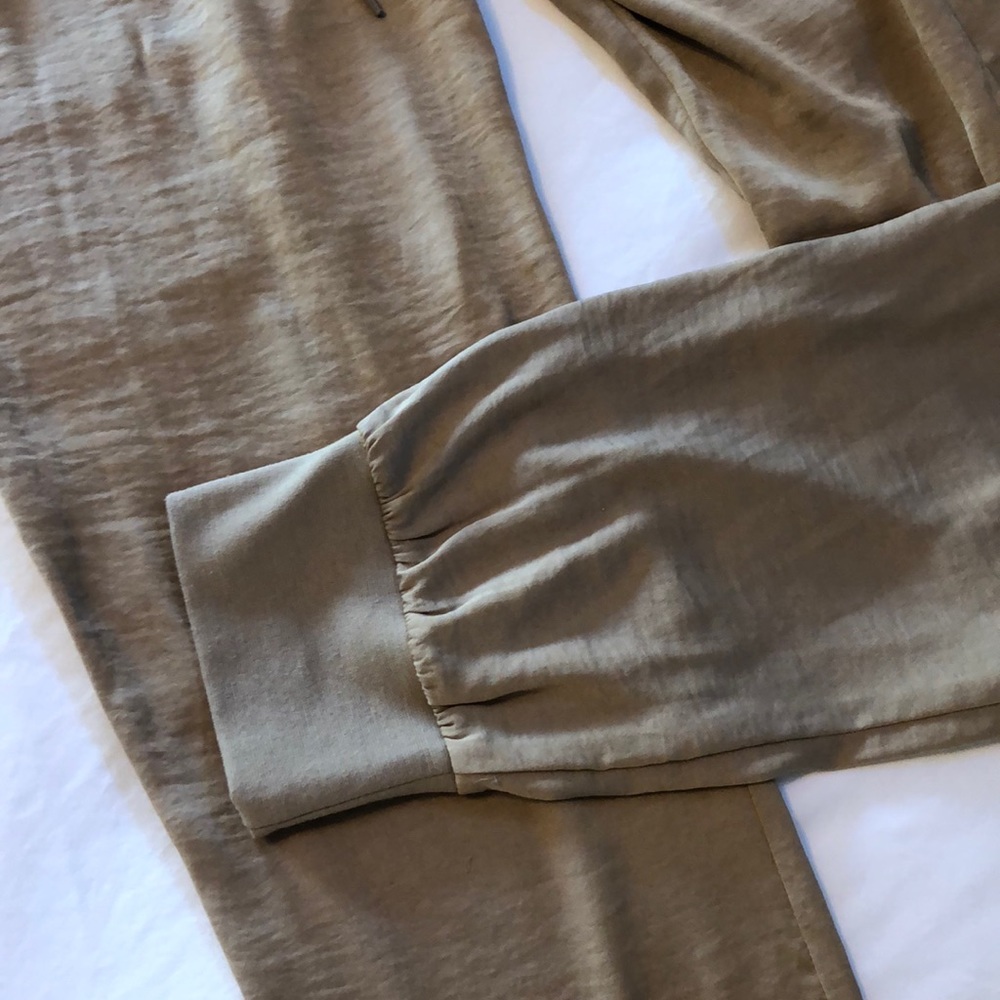 BCBG JOGGERS - Picture 3 of 6